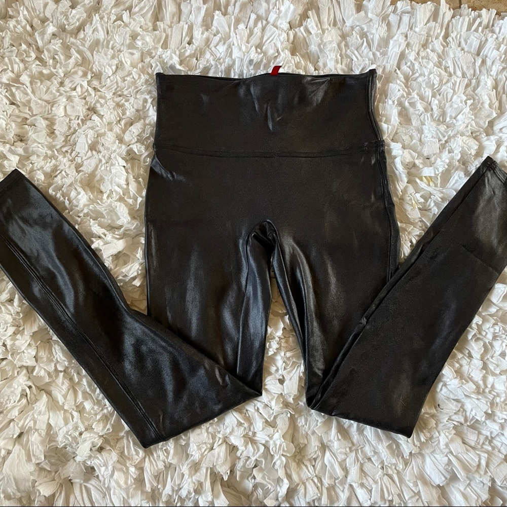 Spanx faux leather leggings :: Sz M
